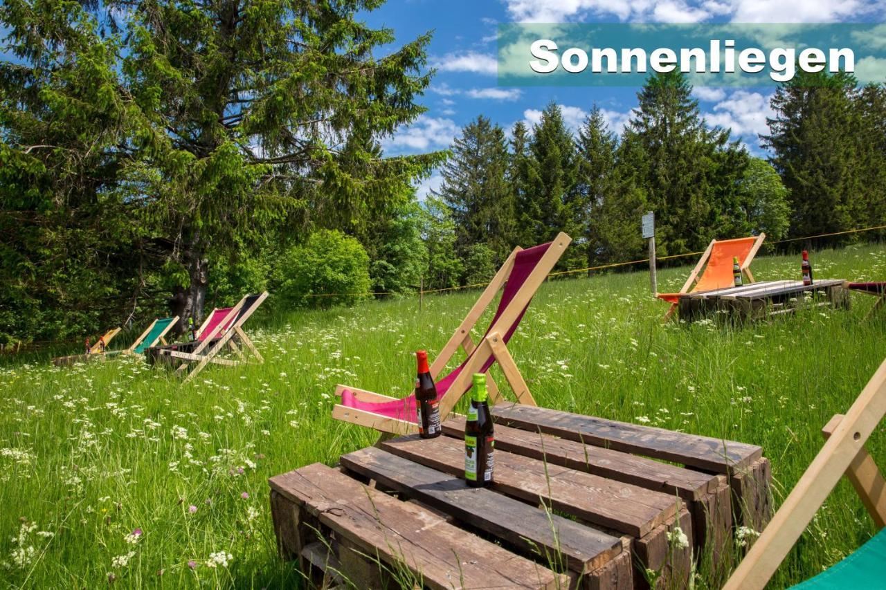 Wohlfuehl-Ferienwohnung 80 Qm, 8 Personen, Aussicht & Heimkino Todtnau Bagian luar foto