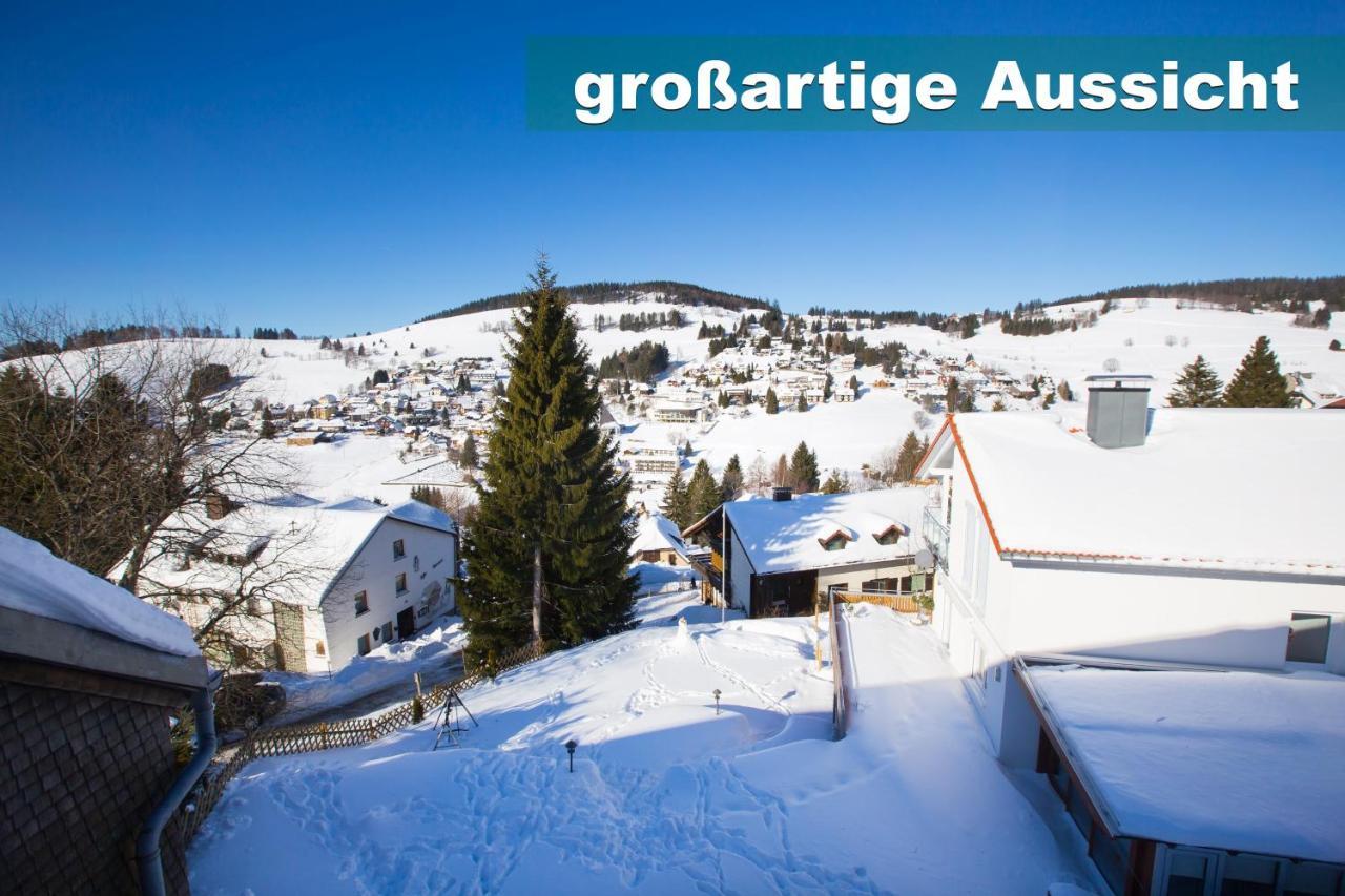 Wohlfuehl-Ferienwohnung 80 Qm, 8 Personen, Aussicht & Heimkino Todtnau Bagian luar foto