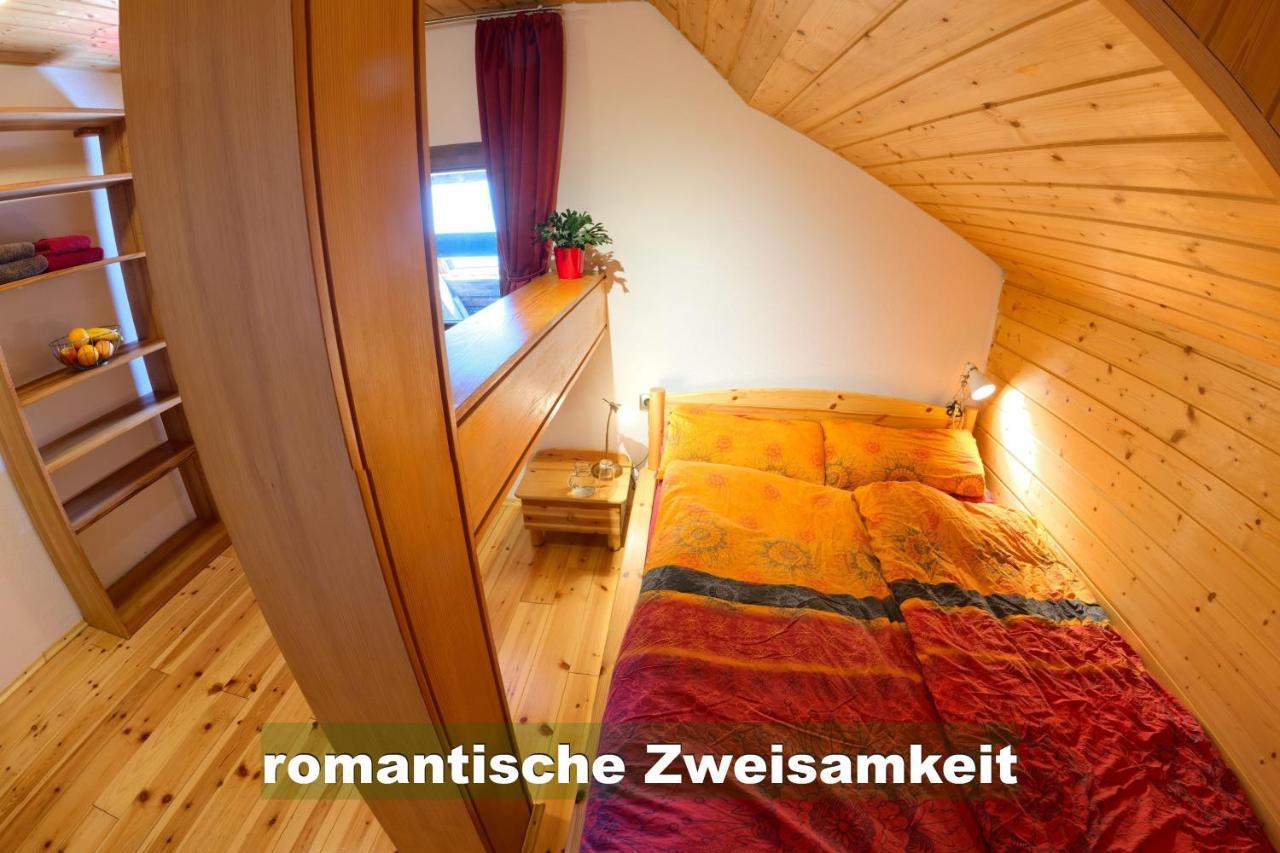 Wohlfuehl-Ferienwohnung 80 Qm, 8 Personen, Aussicht & Heimkino Todtnau Bagian luar foto