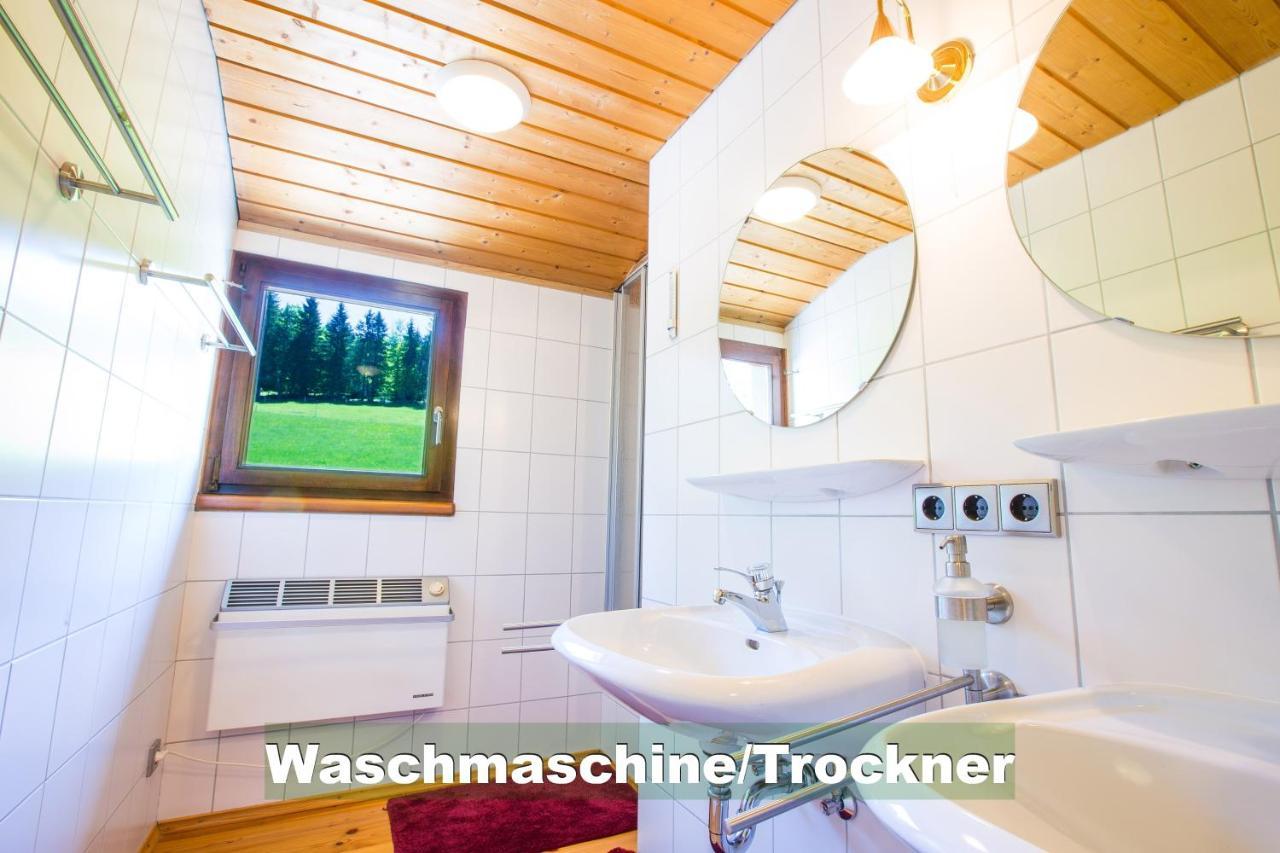 Wohlfuehl-Ferienwohnung 80 Qm, 8 Personen, Aussicht & Heimkino Todtnau Bagian luar foto